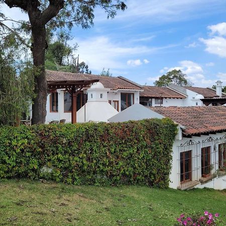 Willa Amplia Casa Antigua Guatemala Con Pergola Y Jardin Zewnętrze zdjęcie