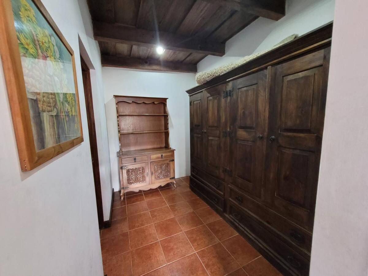 Willa Amplia Casa Antigua Guatemala Con Pergola Y Jardin Zewnętrze zdjęcie