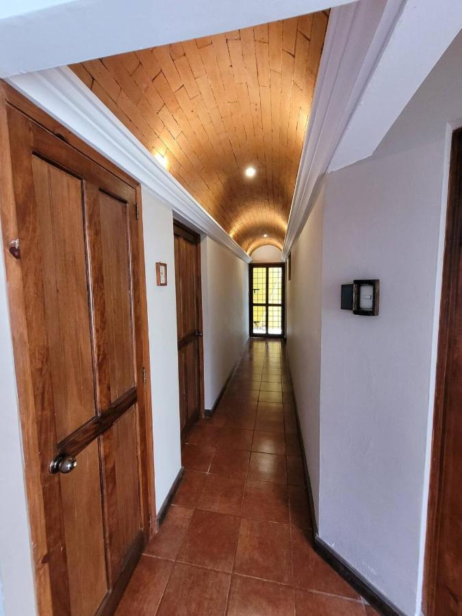 Willa Amplia Casa Antigua Guatemala Con Pergola Y Jardin Zewnętrze zdjęcie